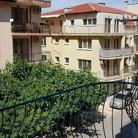 Hotel Laguna - Guest House-3